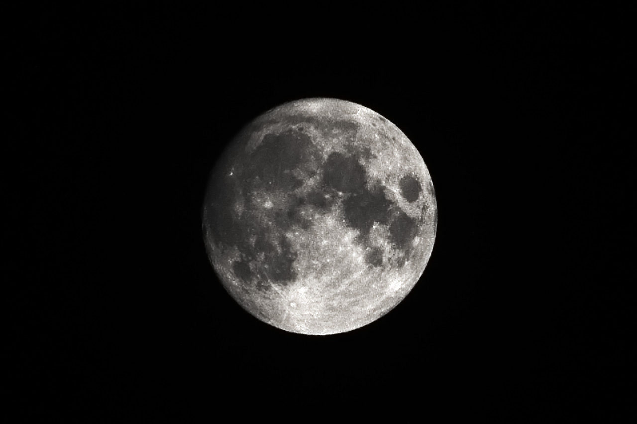 2022.10.08 - Lune01.jpg
